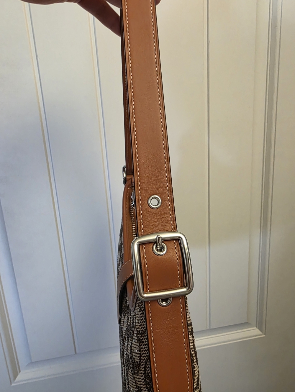 Coach Hamptons Hobo Bag In Crystal Signature Jacquard NWOT - Picture 13 of 16